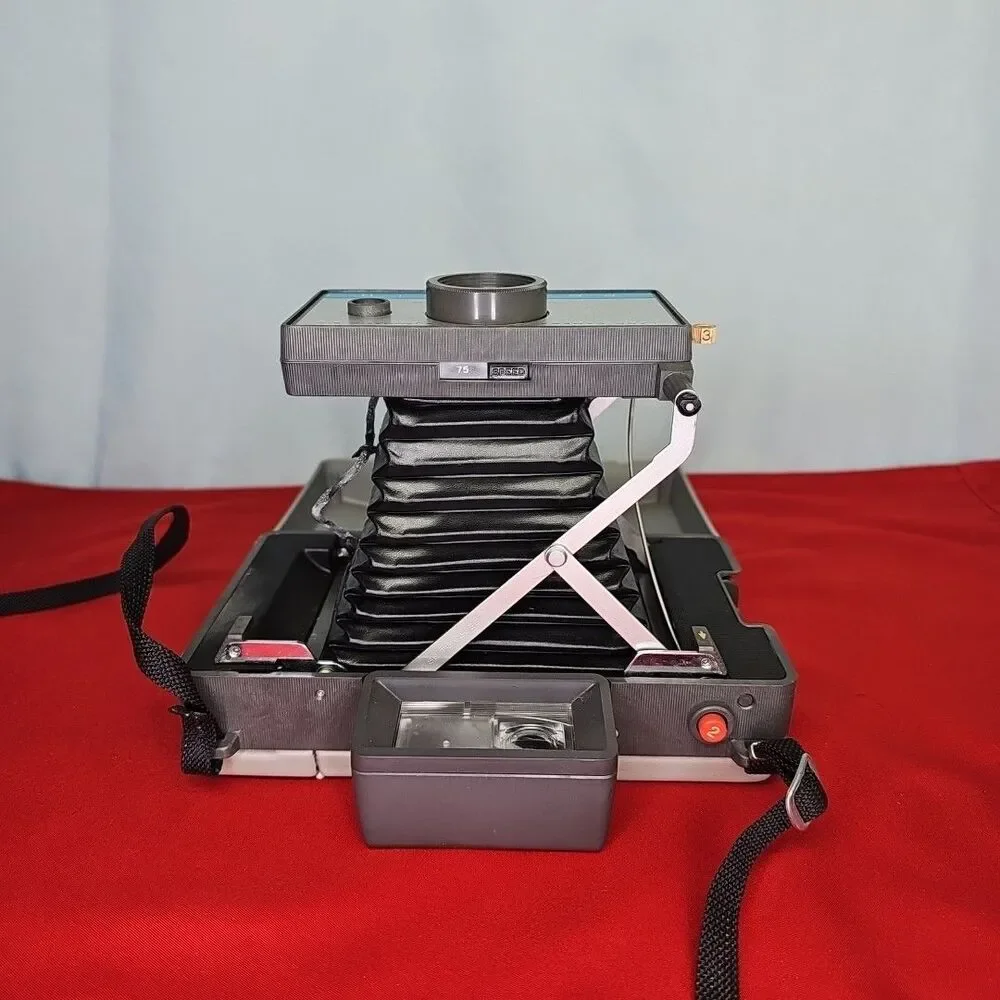 Polaroid Camera Instant 210 Automatic Land Vintage Camera w/Case & Flash